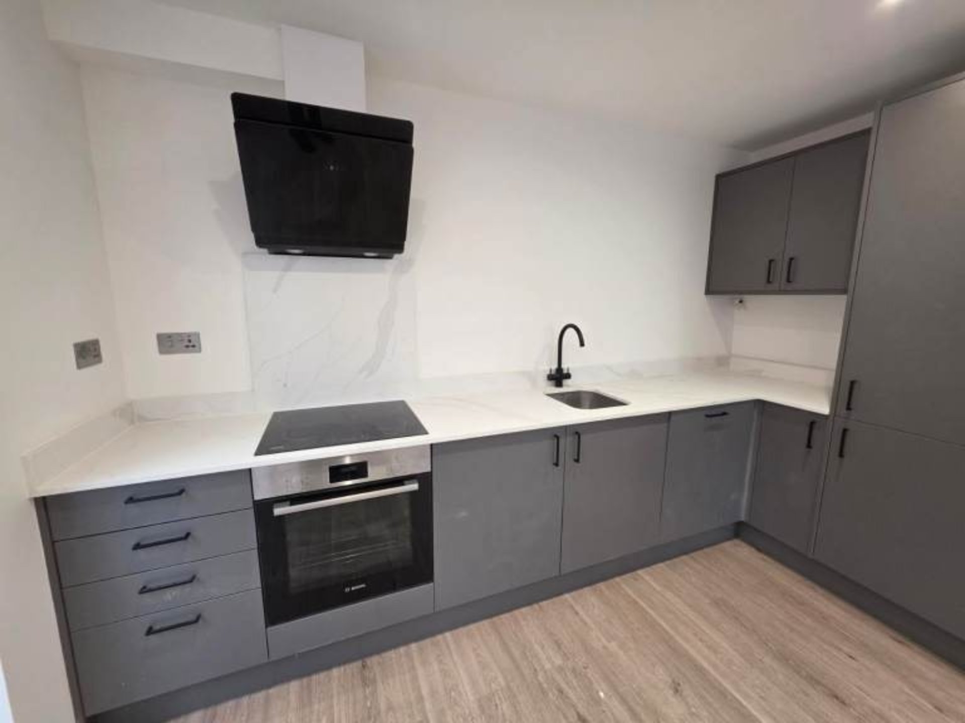 a stunning modern 2 bethroom apartment – 7